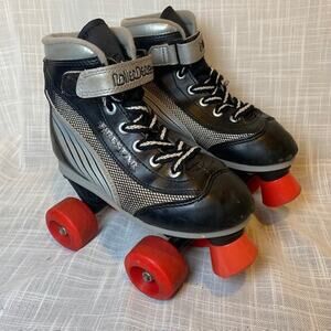 Roller Derby Quad Black Silver Roller Skates Youth Size 3